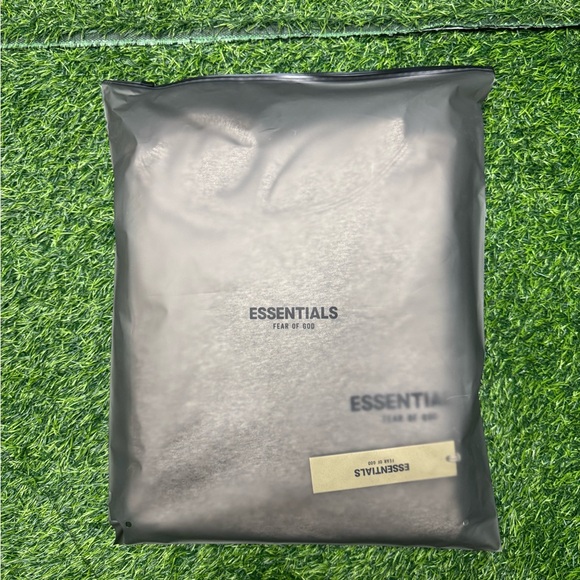 ✨Fear of God Essentials SS22  Dark Oatmeal Hoodie✨ - Picture 5 of 5